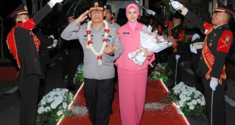 Polda Malut gelar upacara wisuda purna tugas Irjen Pol. Waris Agono, Selasa (28/4/2026) . (Foto:Bid Humas Polda Malut)