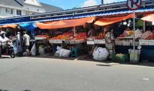 Pasar-Buah-Gamalama-Ternate.jpg